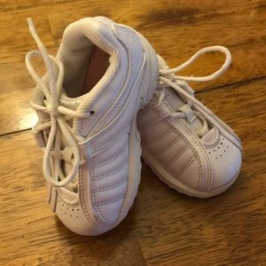 Infant/ Toddler girls Nike sneakers sz 6.5